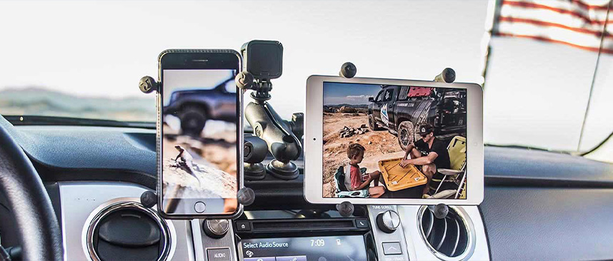 Tablet- und Smartphone-Halterung fürs Auto