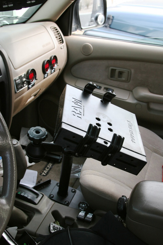 RAM-VB-138ST2-SW1 No-Drill Laptop-Fahrzeughalterung für Toyota Highlander (2008 - 2010) 0